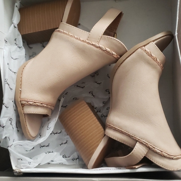 Qupid Peep Toe Slingback Bootie - Picture 3 of 4